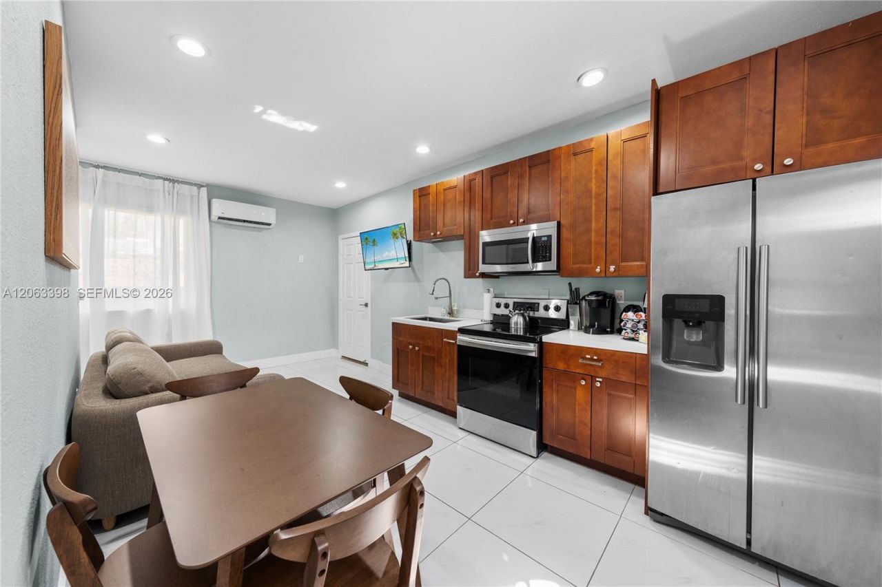 3134 Carter St , Unit 2, Miami, FL 33133 Photo