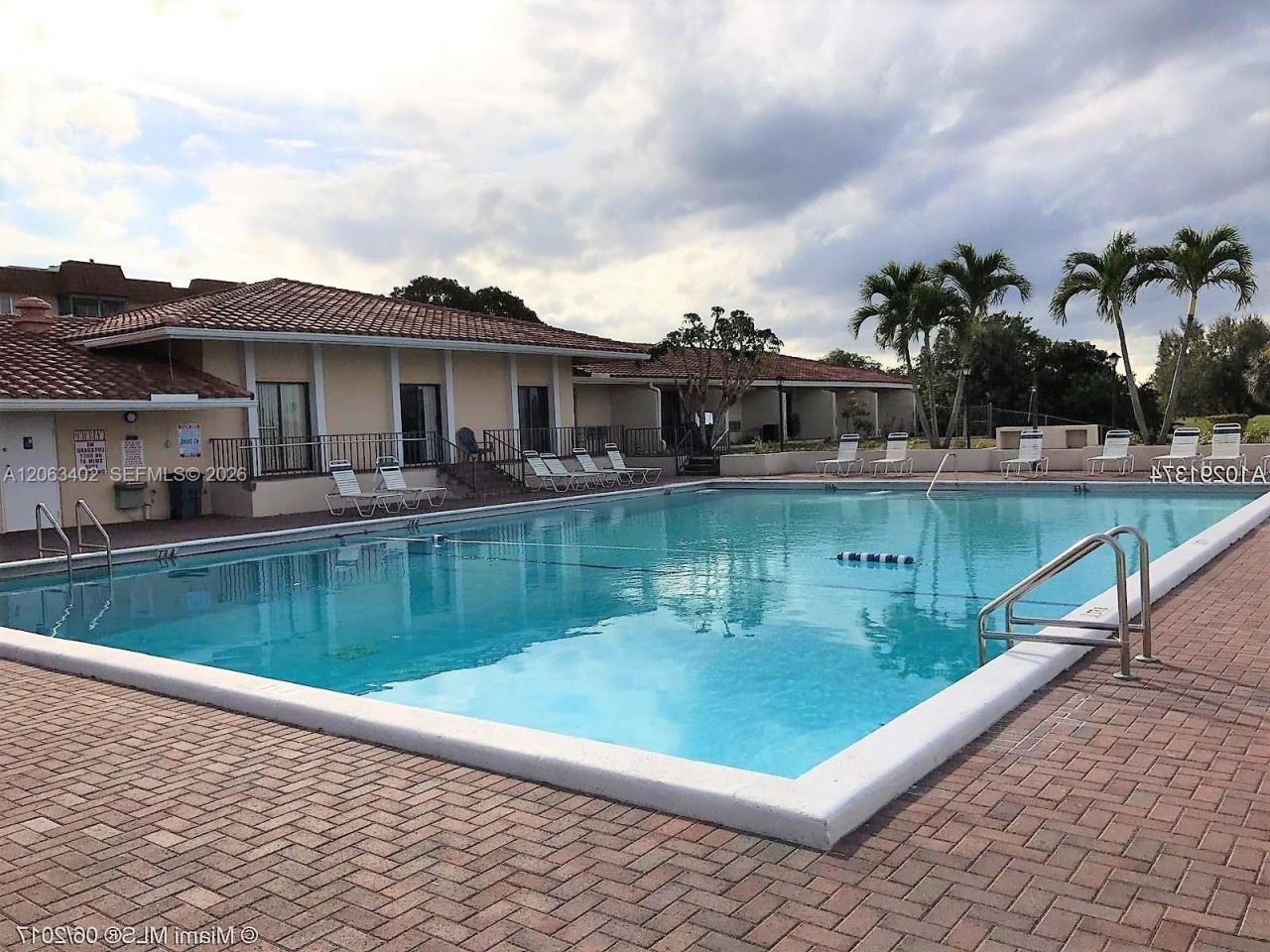 4174 Inverrary Dr , Unit 411, Lauderhill, FL 33319 Photo
