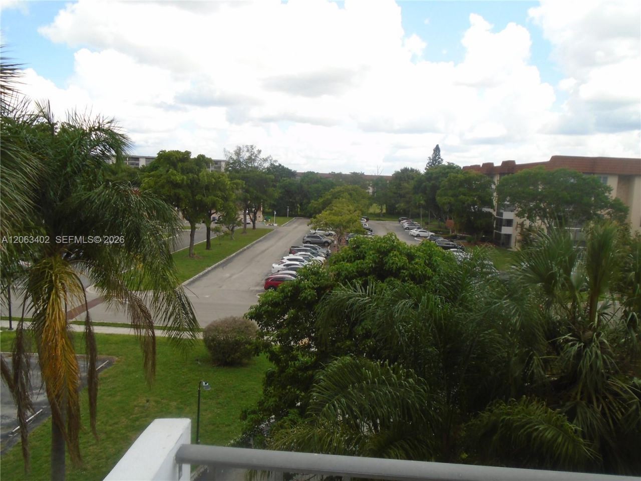 4174 Inverrary Dr , Unit 411, Lauderhill, FL 33319 Photo