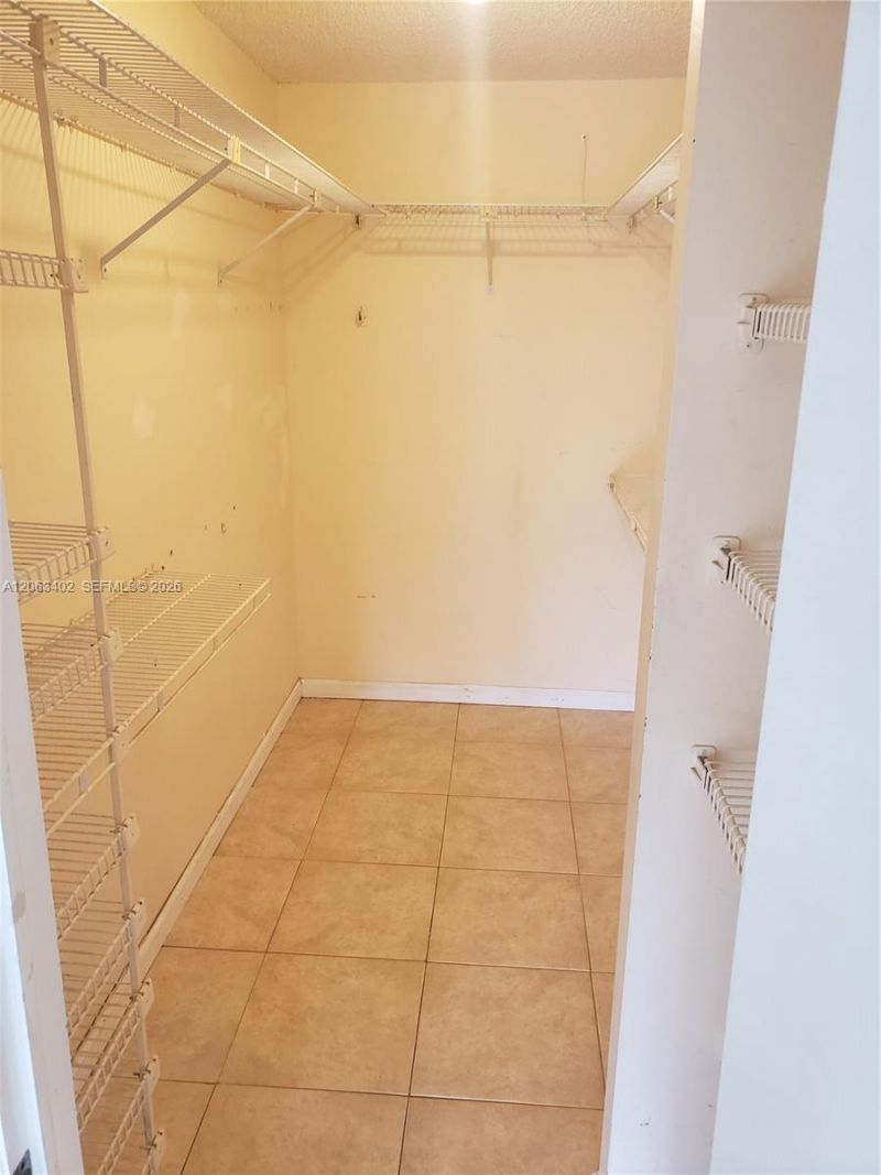 4174 Inverrary Dr , Unit 411, Lauderhill, FL 33319 Photo