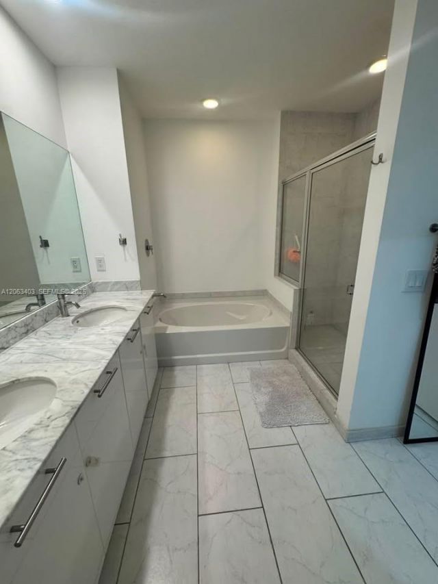 951 Brickell Ave, Unit 910, Miami, FL 33131 Photo