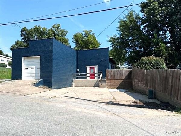 802 Wilcox Street , Hannibal, MO 63401