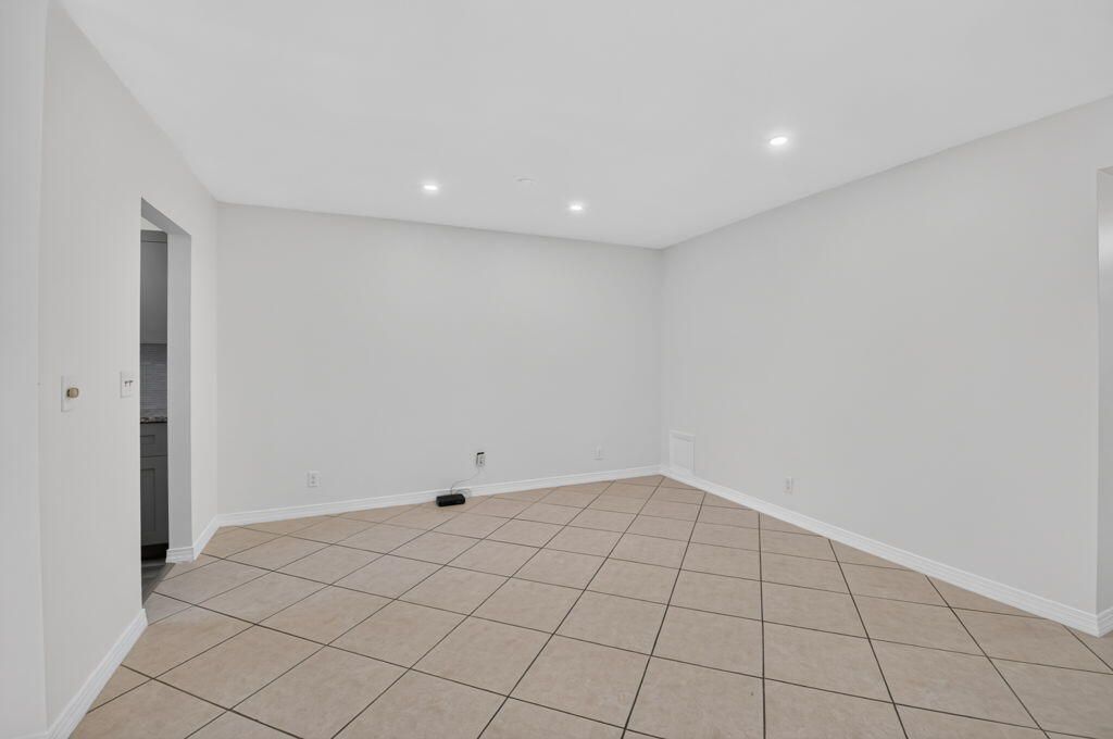 5073 Lakefront Boulevard, Unit C, Delray Beach, FL 33484 Photo