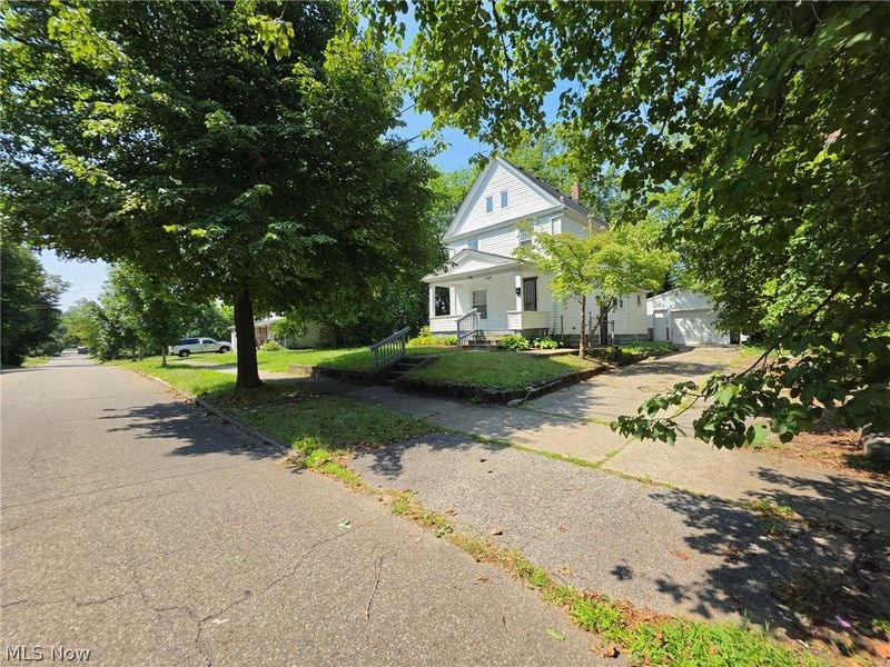 958 Haynes , Akron, OH 44307 Photo 1