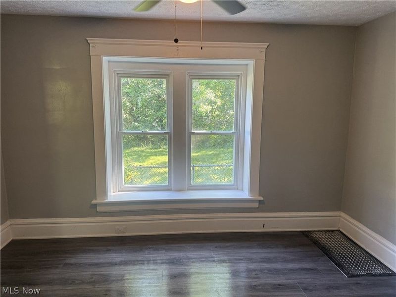 958 Haynes , Akron, OH 44307 Photo 7