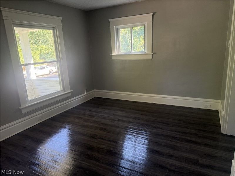 958 Haynes , Akron, OH 44307 Photo 8