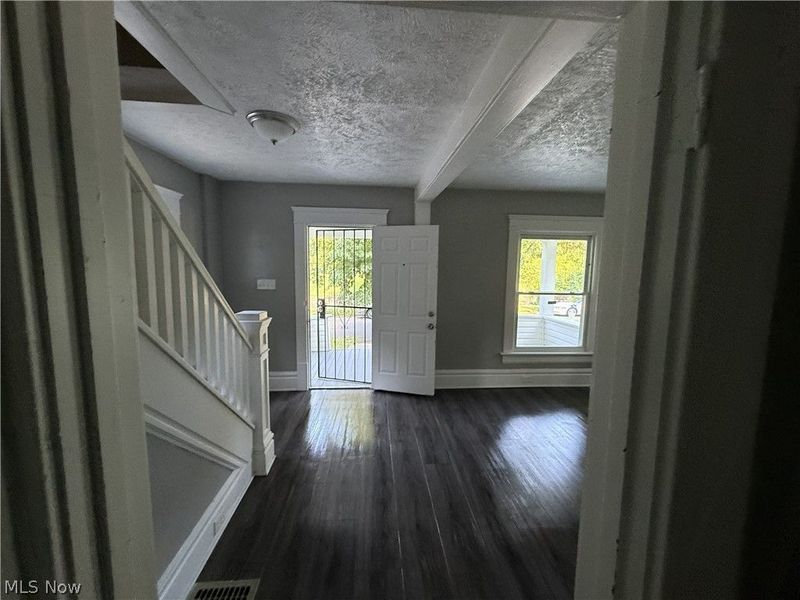 958 Haynes , Akron, OH 44307 Photo 9