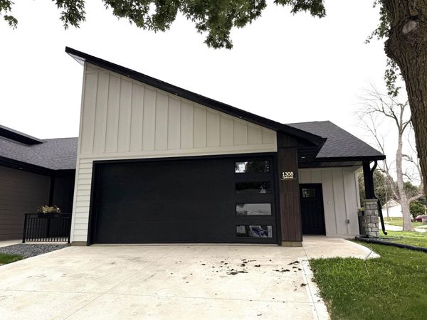 1308 Quint Avenue, Carroll, IA 51401