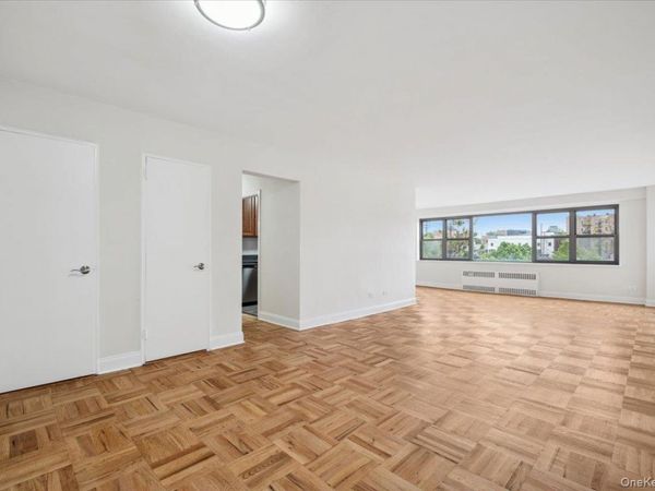 2 Washington Square , Unit 1G, Larchmont, NY 10538