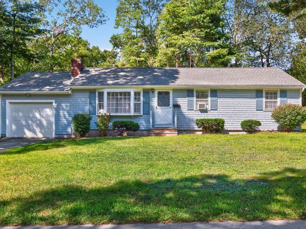 101 Longfellow Drive, Centerville, MA 02632
