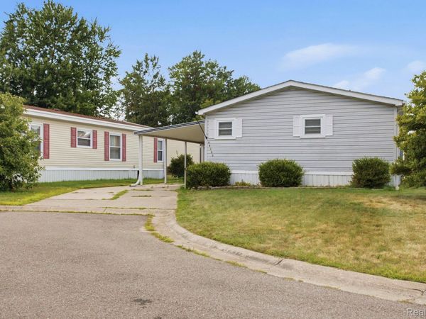 49153 Cranberry Court, Shelby Township, Mi 48315