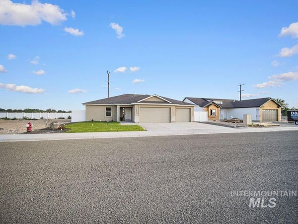 1243 Magic Rd, Twin Falls, ID 83301