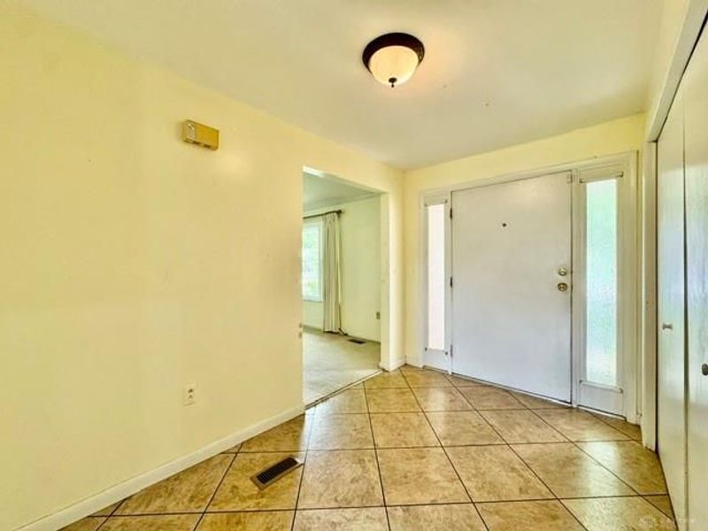 231 Edgebrook Drive, Washington Township, OH 45459 Photo 5