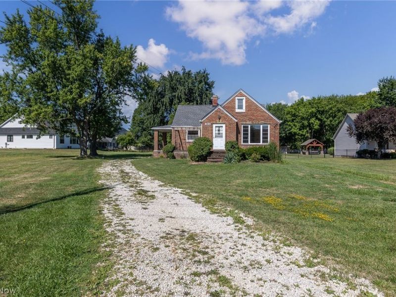 9030 W 130 Street, Strongsville, OH 44136 Photo 1