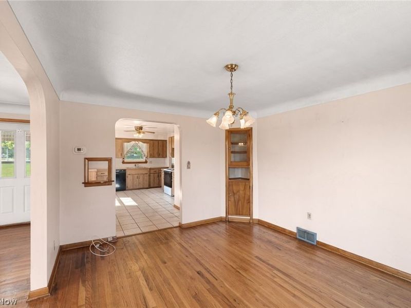 9030 W 130 Street, Strongsville, OH 44136 Photo 12
