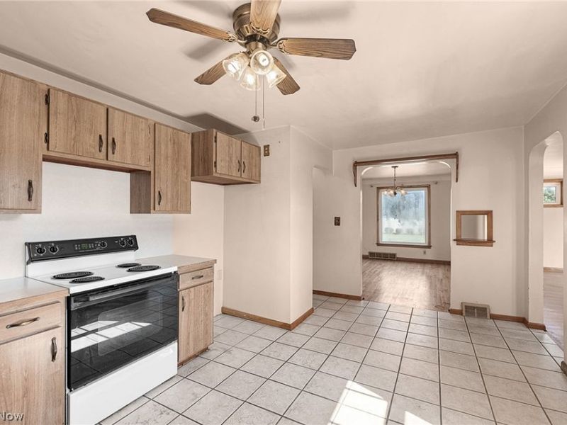9030 W 130 Street, Strongsville, OH 44136 Photo 16