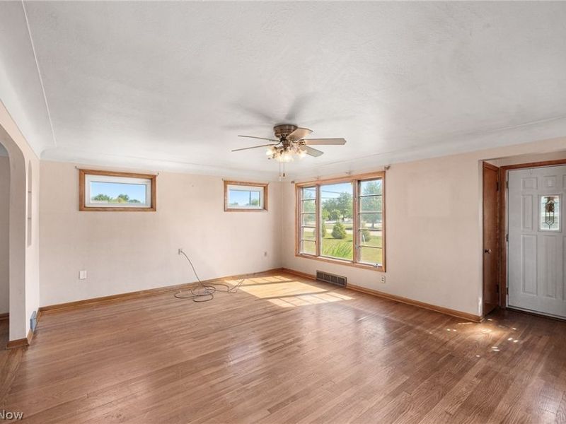 9030 W 130 Street, Strongsville, OH 44136 Photo 6
