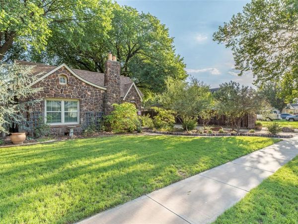 1021 W Broadway Avenue, Elk City, OK 73644