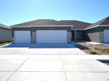 4921 Donnette Drive, Lincoln, NE 68514