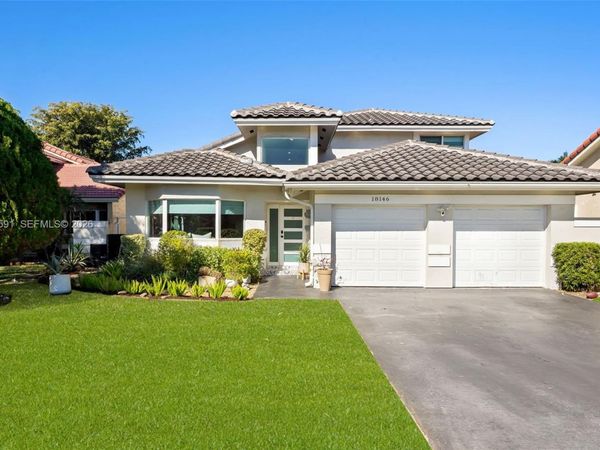 18146 NW 61st Pl , Hialeah, FL 33015