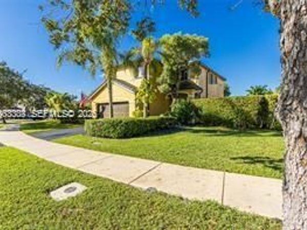 1280 Majesty Ter, Weston, FL 33327