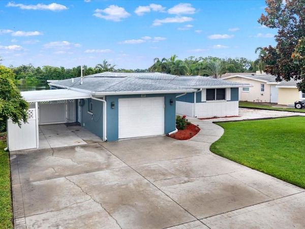5995 BLOSSOM LAKE DRIVE , SEMINOLE, FL 33772