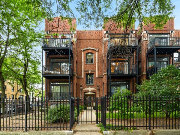 1435 W Addison Street , Unit 2, Chicago, IL 60613