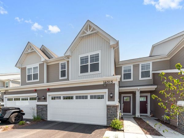 16515 W Golden Valley Lane, Lockport, IL 60441