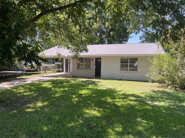 820 Coleman Street , Marlin, TX 76661