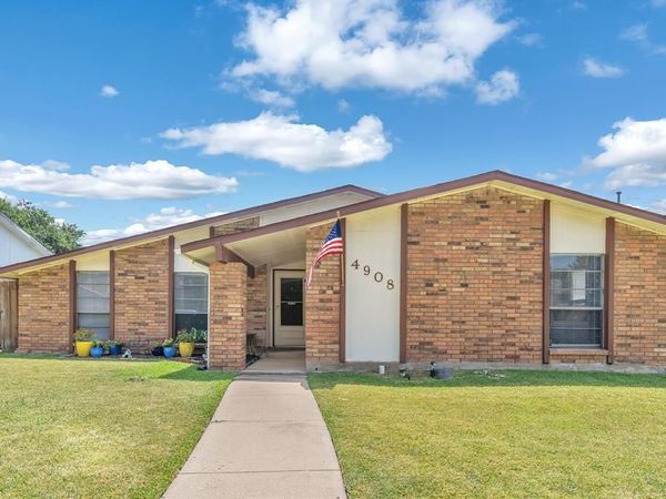 4908 Crawford Drive, The Colony, TX 75056
