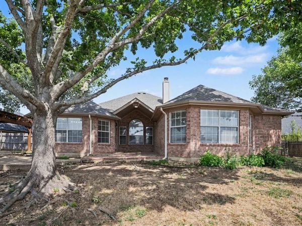 11 Mary Lou Court, Mansfield, TX 76063