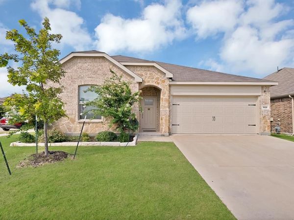 1828 Memorable Moment Drive , Crandall, TX 75114