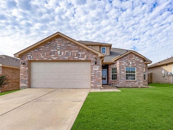 1802 Douglas Street , Howe, TX 75459