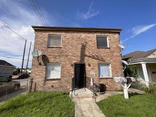 8739 EDINBURGH Street , New Orleans, LA 70118