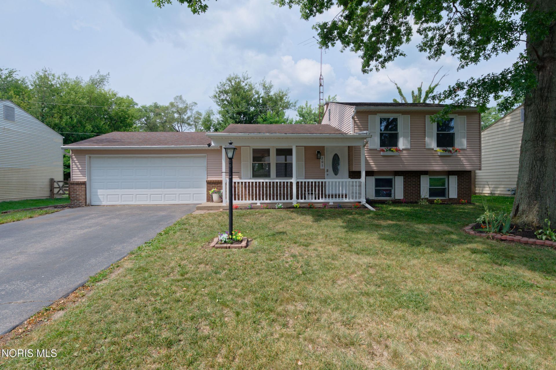 201 Marshall Drive, Swanton, OH 43558 Main Photo