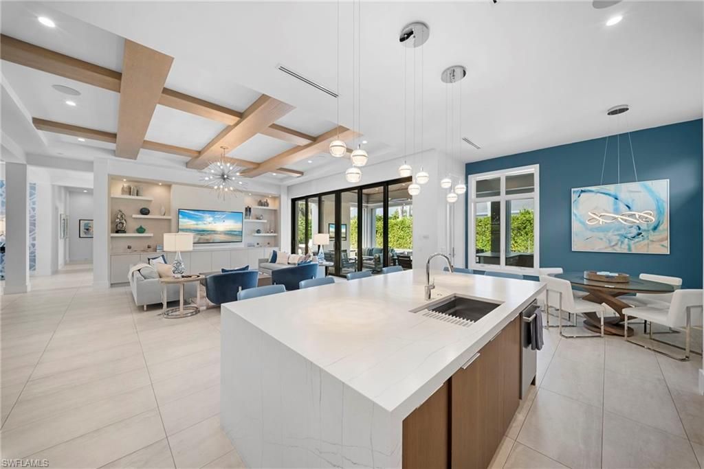 3123 Crayton Rd , Naples, FL 34103 Photo