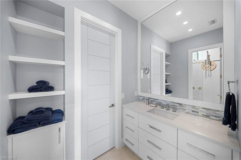 3123 Crayton Rd , Naples, FL 34103 Photo