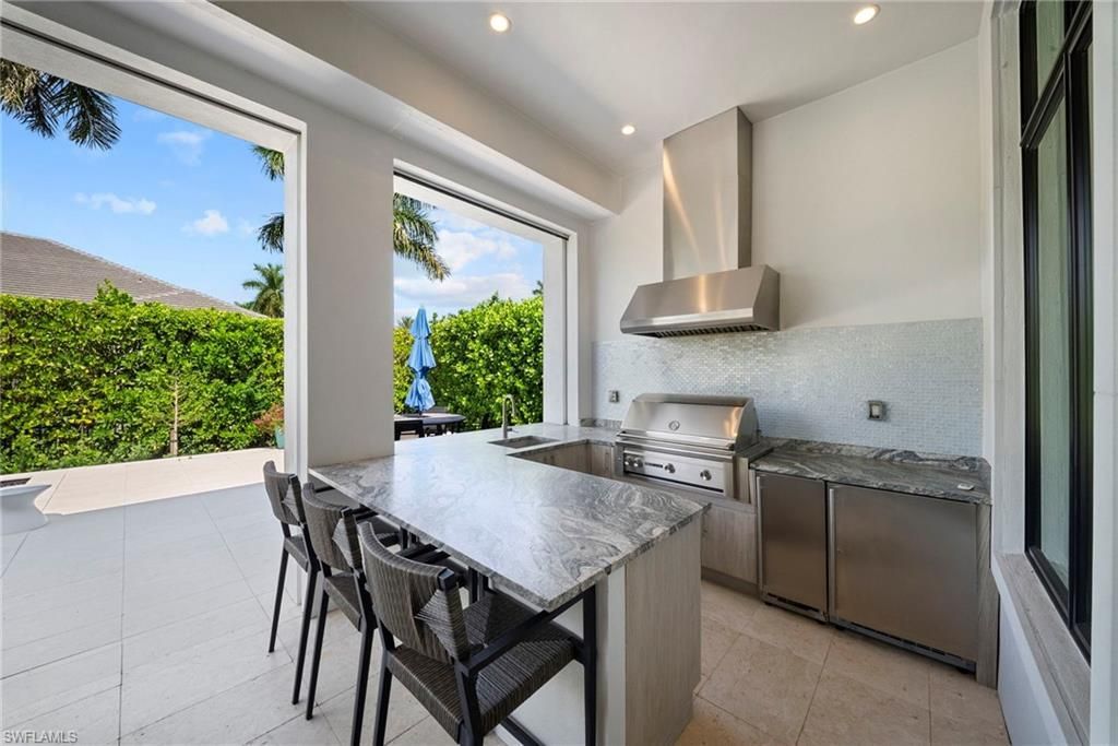 3123 Crayton Rd , Naples, FL 34103 Photo