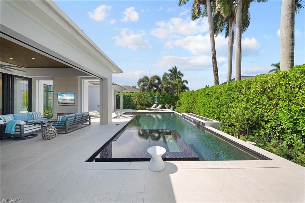 3123 Crayton Rd , Naples, FL 34103 Photo