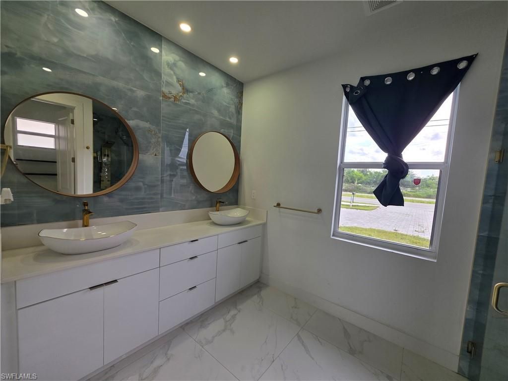 331 Nelson Rd N, Cape Coral, FL 33993 Photo