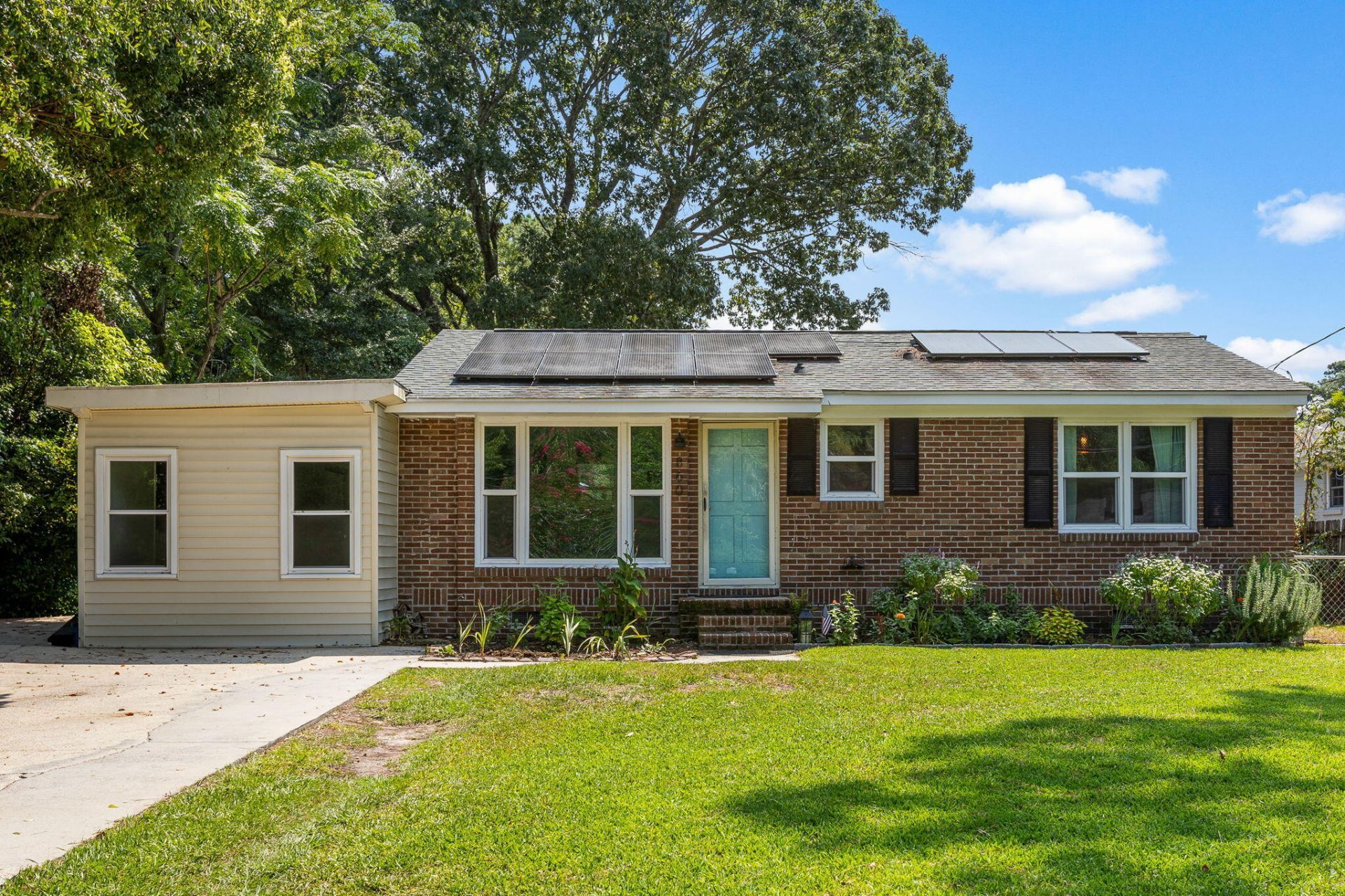 860 Santee Street Photo 1