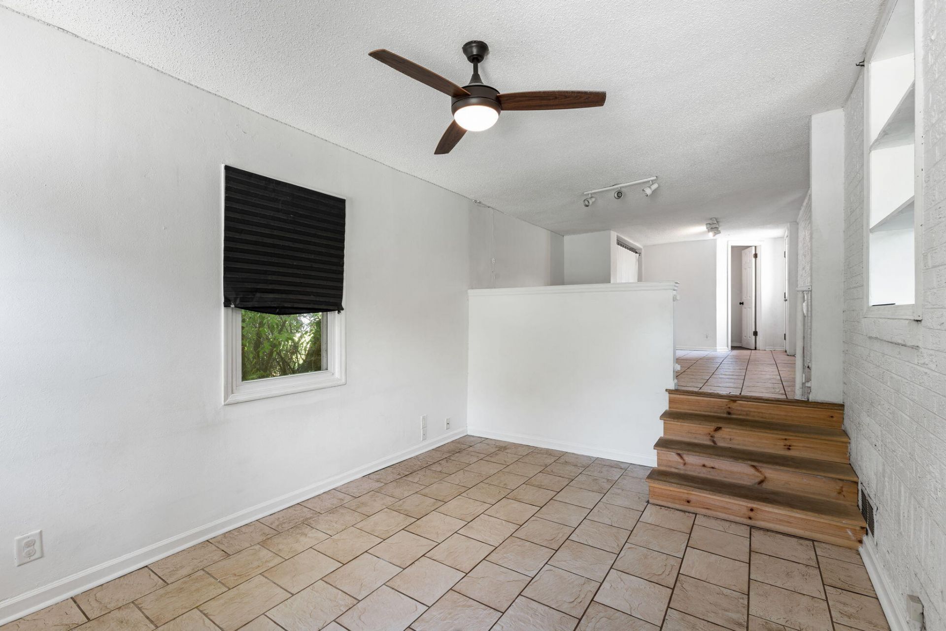 860 Santee Street Photo 10