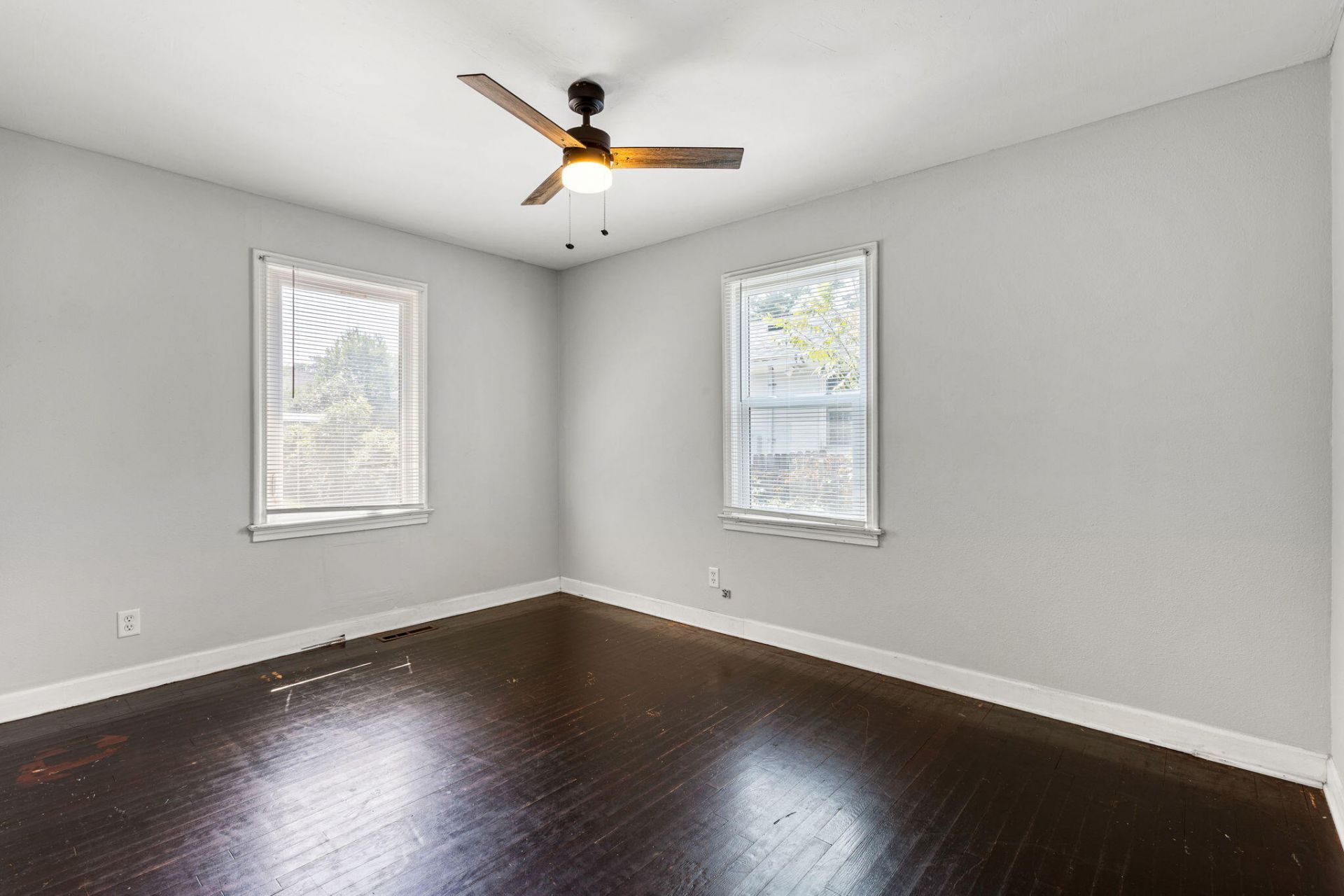 860 Santee Street Photo 15