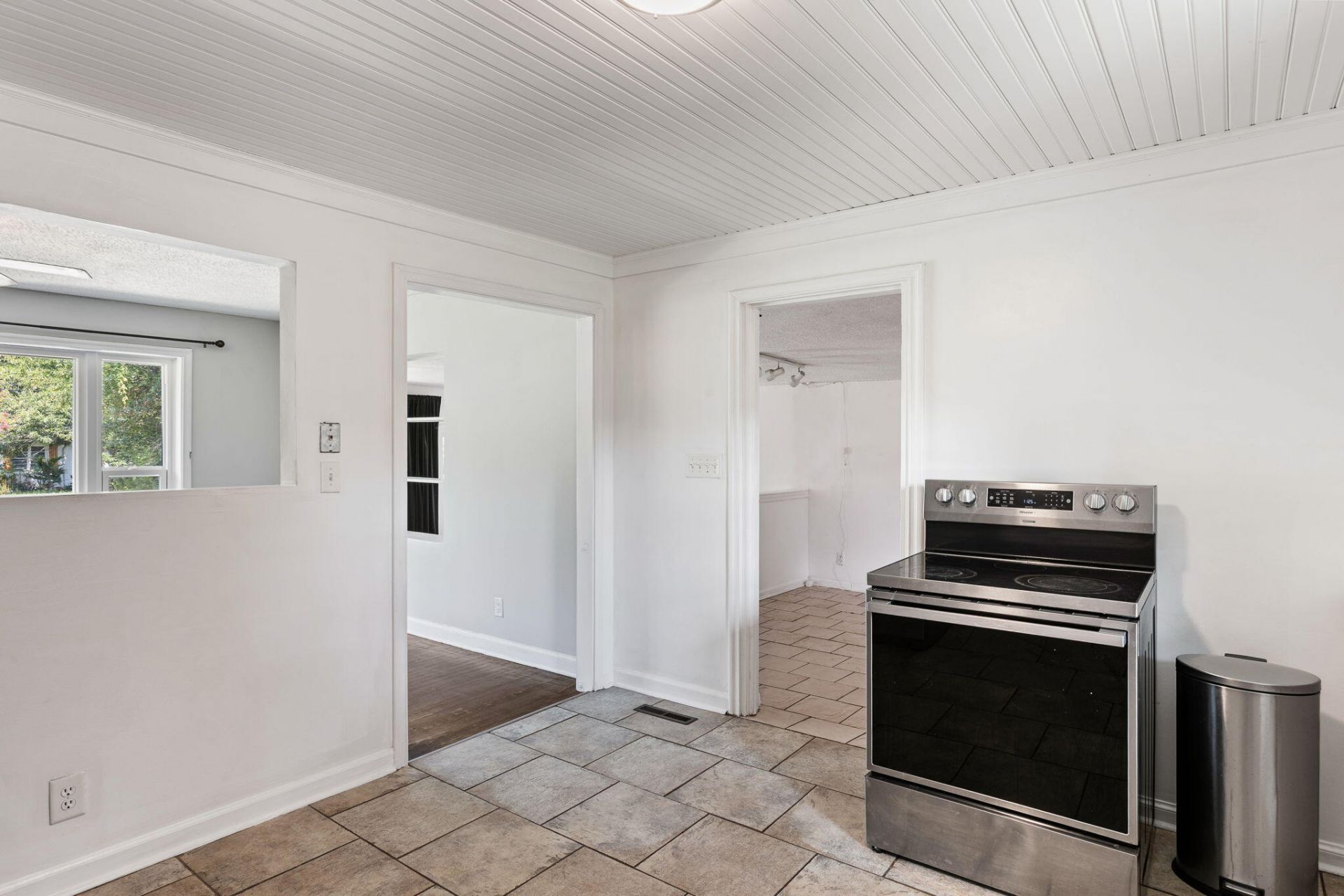860 Santee Street Photo 8