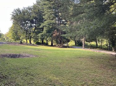 893 Huckleberry Road, Manchester, KY 40962