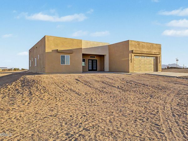 38253 W MISSOURI Avenue, Tonopah, AZ 85354