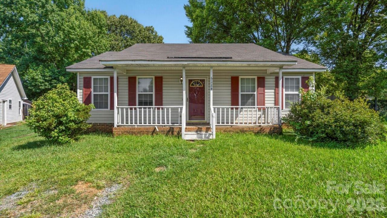 6224 Cottageville Lane, Charlotte, NC 28208 Main Photo