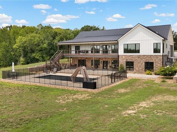 277 Crooked Road, Blanch, NC 27212