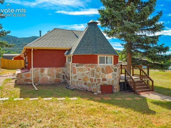 405 N Baldwin Street, Woodland Park, CO 80863