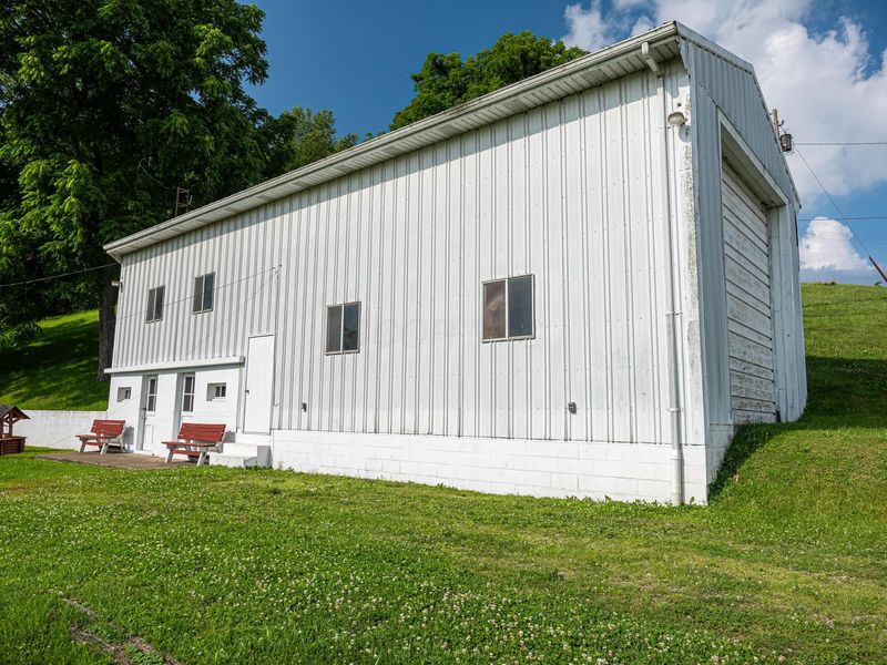 21569 State Route 16, Coshocton, OH 43812 Photo 7